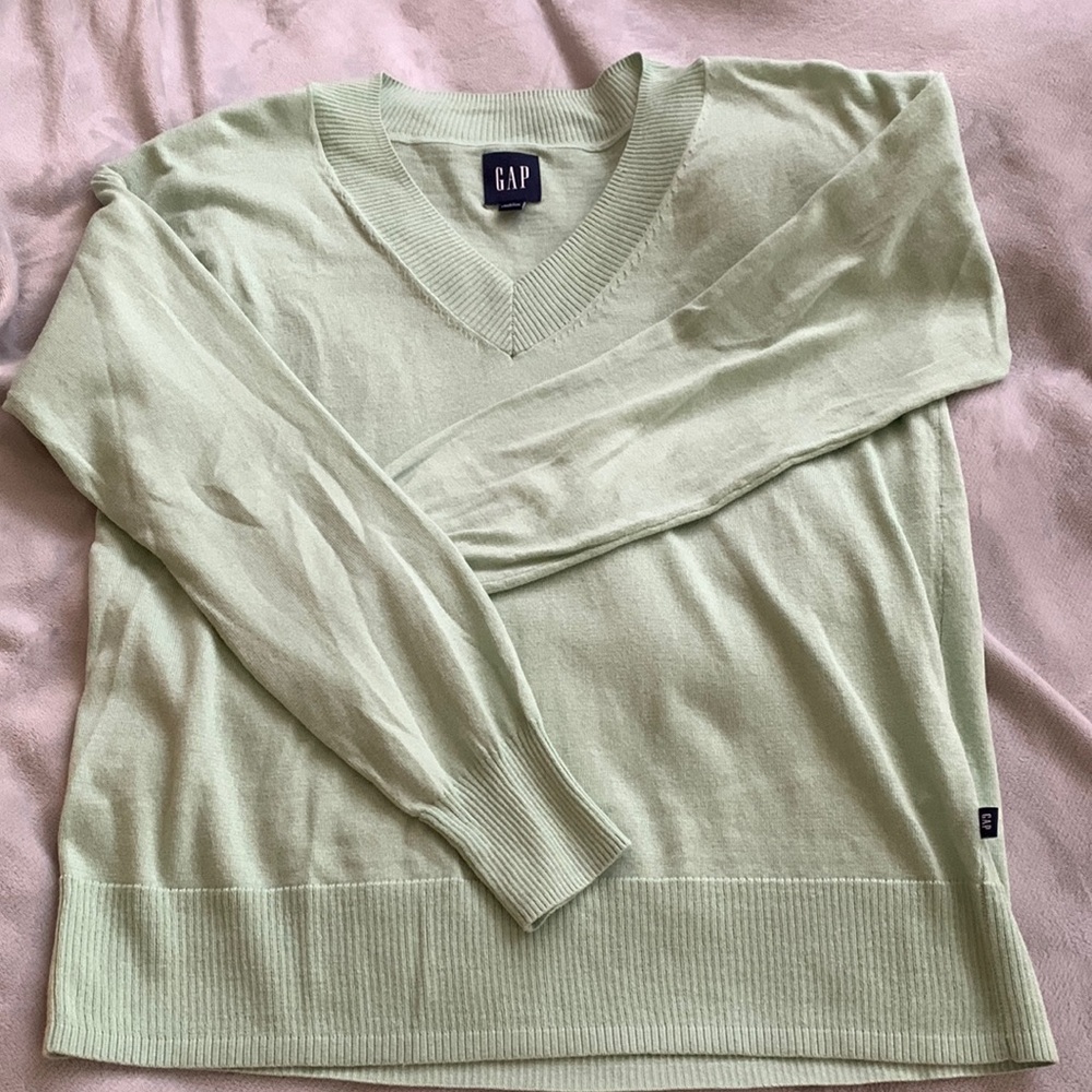 Gap size XS pastel green sweater
